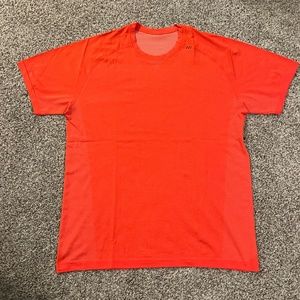 Lululemon Men’s Metal Vent Tech Shirt Size XL